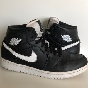Jordan 1 mid